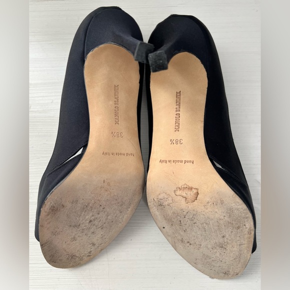 Manolo Blahnik satin stylish heels - Picture 3 of 7